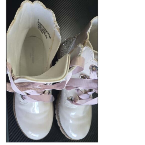 ✨ Happily Grey Girls Glitter Combat Boots – Size 1 – Like New ✨ - Picture 4 of 8